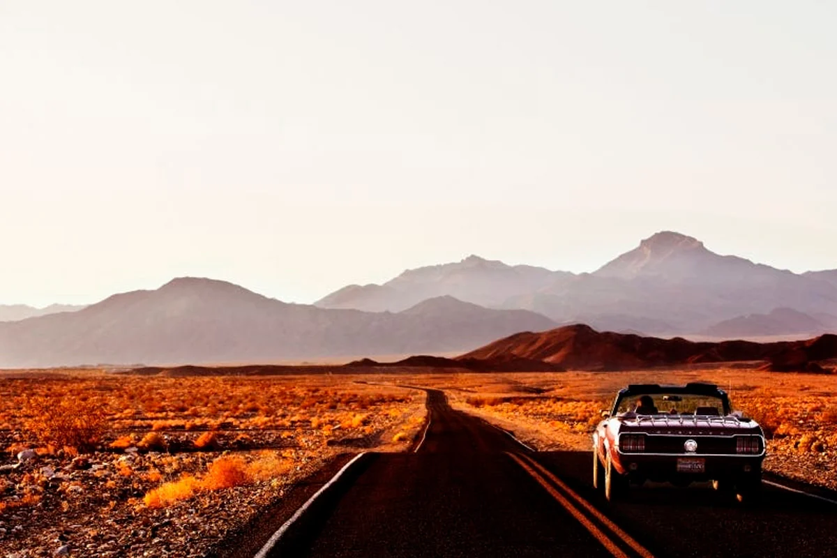 Auto en ruta
